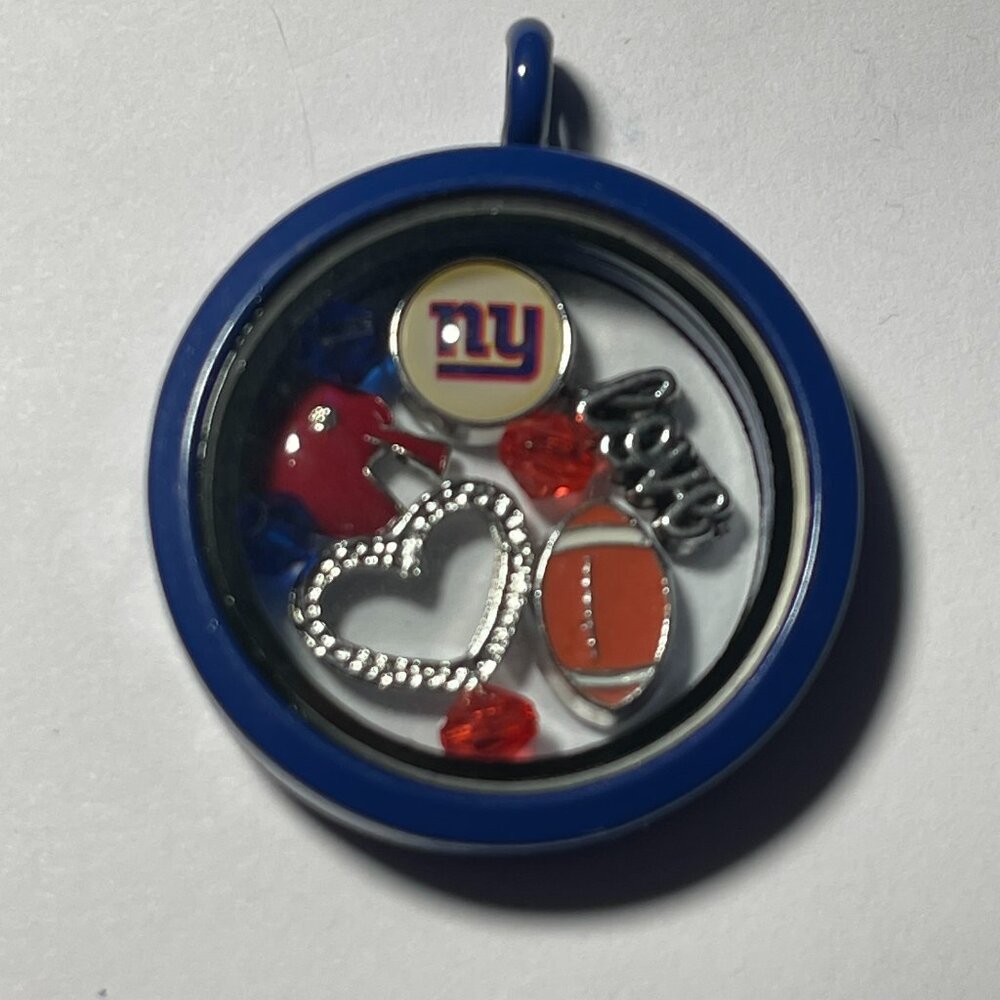 New York Giants NFL Memory Charm Locket w/ 22 IN chain NEW